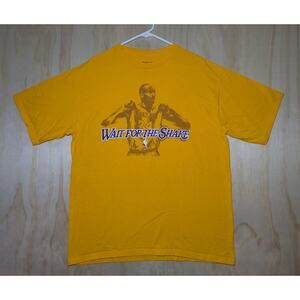 Kobe Bryant Large Lakers T-Shirt Yellow #24 Jersey Pop Celebration Graphic Rare